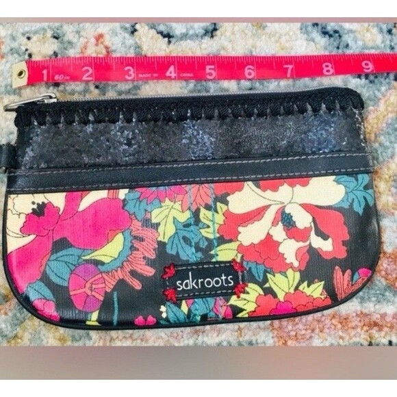 SAKROOTS Lot Of 2 Black Floral Shimmer And Brown Floral Wristlet - Picture 6 of 9